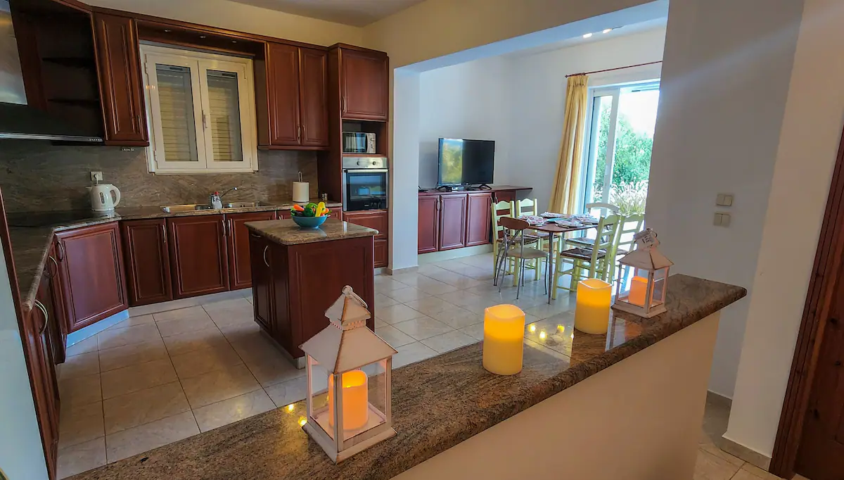 kitchen & dining room