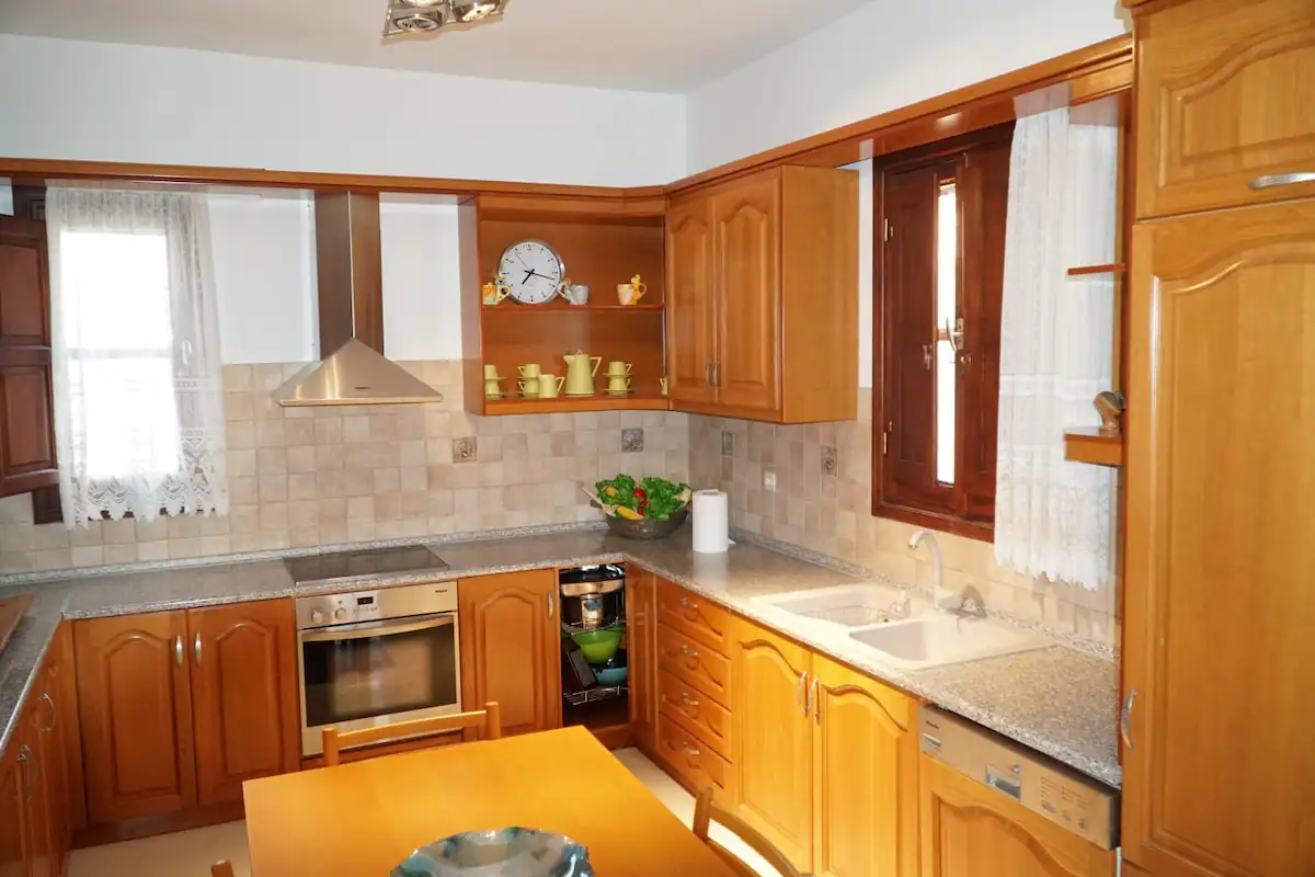 small villa - kitchen
